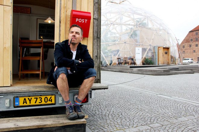 Tiny Office, mobile office, trailer, camper office, Jonas “Pindhund” Hallberg, Danish design, transportable house, tiny spaces, tiny houses, green architecture, office on wheels, Denmark