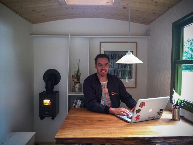 Tiny Office, mobile office, trailer, camper office, Jonas “Pindhund” Hallberg, Danish design, transportable house, tiny spaces, tiny houses, green architecture, office on wheels, Denmark