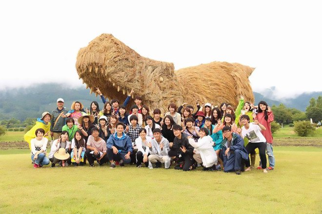 Wara art, Wara art festival, Niigata, Niigata Prefecture, dinosaur art, straw sculptures, Niigata straw sculptures, recycled straw art, straw art, Uwasekigata Park