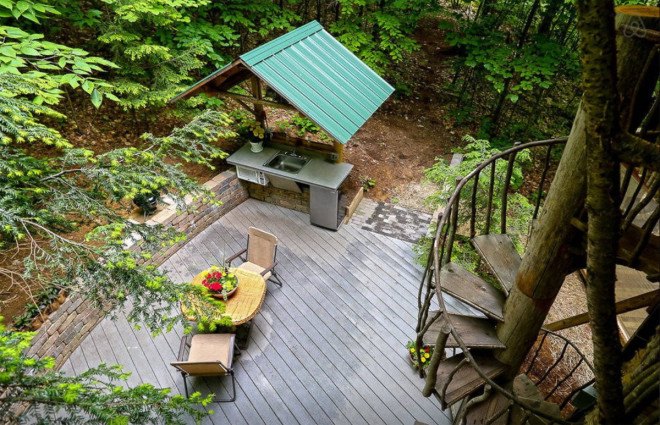 green design, eco design, sustainable design, Airbnb, tree house, An Adirondack Tree House Retreat, upstate new york, escapes from New York