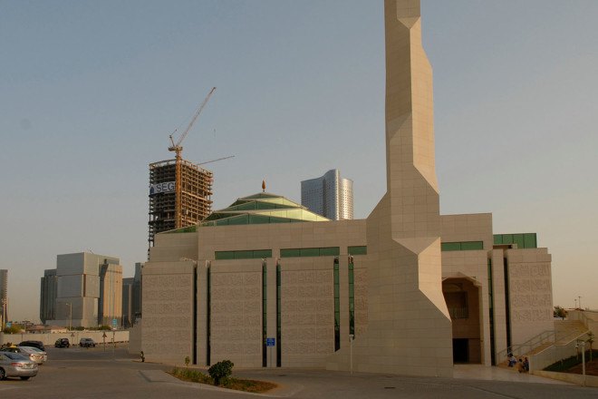Al Aziz Mosque, Abu Dhabi, translucent concrete, translucent facade, concrete, green architecture, mosque, religious architecture, dynamic facades, LUCEM, green lighting, LED lights