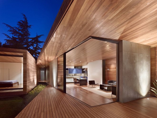 Bal House, Terry&Terry Architecture, green renovation, ranch house, California, timber architecture, bay window, green fireplace, glass facade, natural light