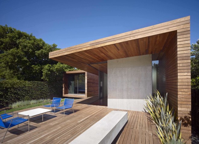 Bal House, Terry&Terry Architecture, green renovation, ranch house, California, timber architecture, bay window, green fireplace, glass facade, natural light