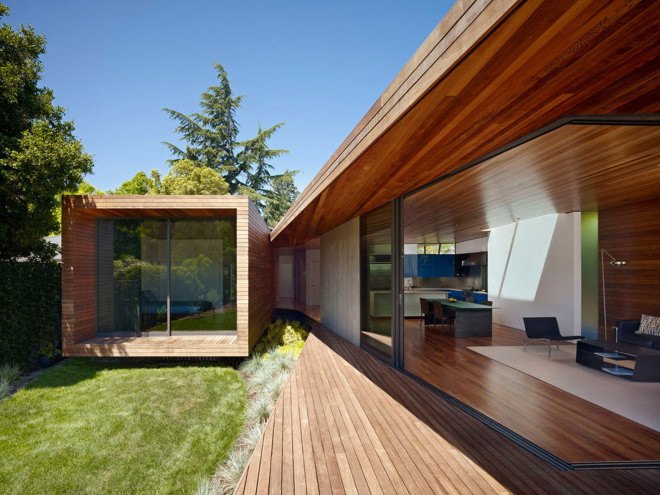 Bal House, Terry&Terry Architecture, green renovation, ranch house, California, timber architecture, bay window, green fireplace, glass facade, natural light