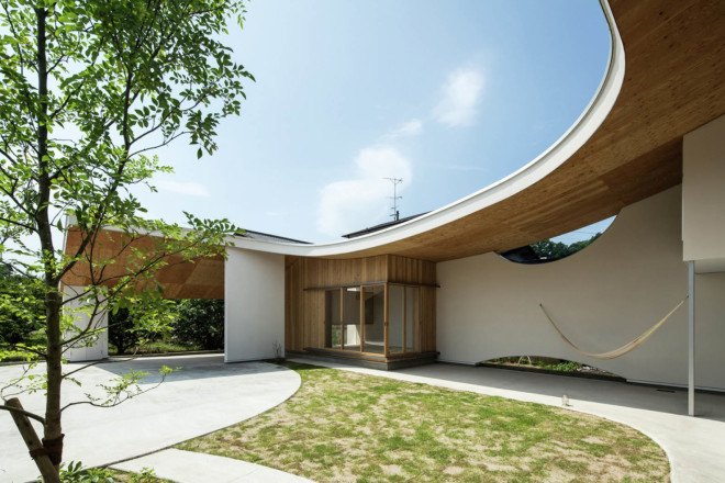 Manta House, Japan, y+M design office, natural ventilation, natural lighting, inner garden, terrace, green architecture, green spaces, family house, Japanese architecture
