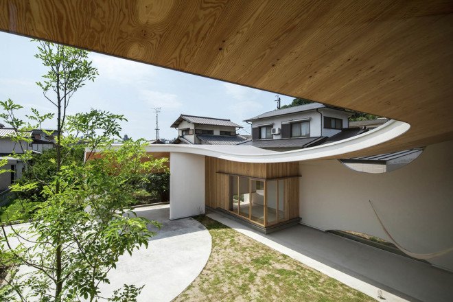 Manta House, Japan, y+M design office, natural ventilation, natural lighting, inner garden, terrace, green architecture, green spaces, family house, Japanese architecture