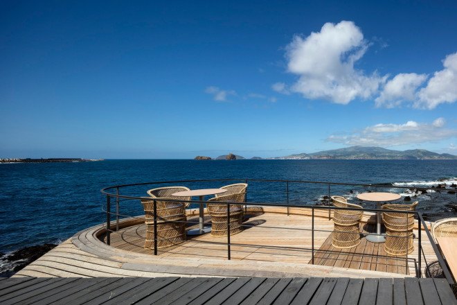 cella bar, cella bar madalena, cella bar portugal, fcc arquitectura, paulo lobo, FG+SG photography, wooden extension building, island bar, portuguese bar, pico island, bar pico island