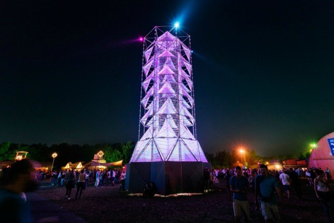 Dennis Parren, light tower, lowlands music festival, netherlands festival, light towers, LED art, LED light tower, LED structures, LED art installations, art installations, urban art, green design