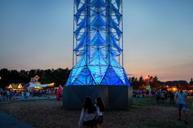 Dennis Parren, light tower, lowlands music festival, netherlands festival, light towers, LED art, LED light tower, LED structures, LED art installations, art installations, urban art, green design