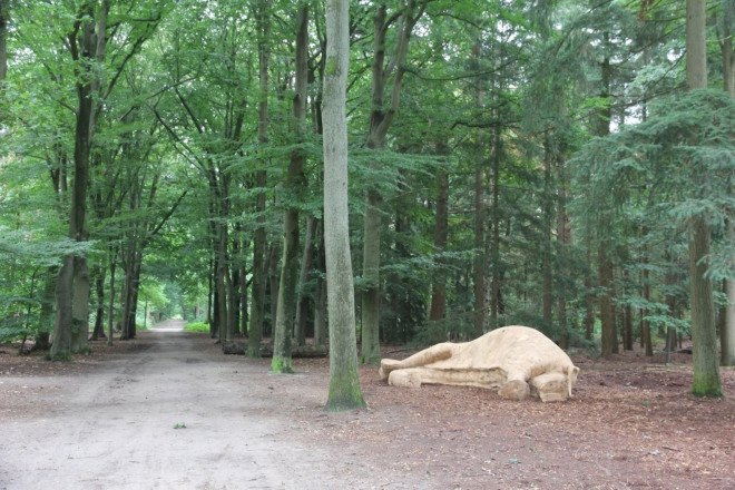 Kevin van Braak, elephant sculpture, Elephant by Kevin van Braak, De Oude Warande, Rapture and Pain, Lustwarande, Lustwarande exhibition, Lustwarande Kevin van Braak, Baroque forest, Baroque park, elephant poaching,