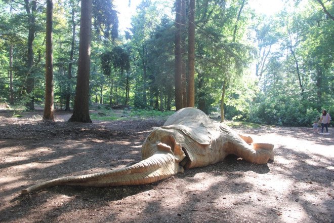 Kevin van Braak, elephant sculpture, Elephant by Kevin van Braak, De Oude Warande, Rapture and Pain, Lustwarande, Lustwarande exhibition, Lustwarande Kevin van Braak, Baroque forest, Baroque park, elephant poaching,