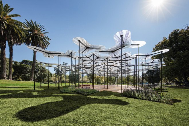Amanda Levete, MPavilion, Australia, Serpentine, temporary pavilion, temporary architecture, fiberglass architecture, LED lights, green lighting, kinetic architecture, Melbourne architecture