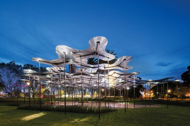 Amanda Levete, MPavilion, Australia, Serpentine, temporary pavilion, temporary architecture, fiberglass architecture, LED lights, green lighting, kinetic architecture, Melbourne architecture