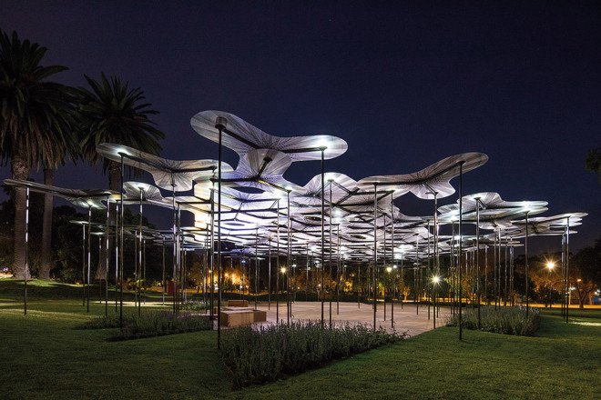 Amanda Levete, MPavilion, Australia, Serpentine, temporary pavilion, temporary architecture, fiberglass architecture, LED lights, green lighting, kinetic architecture, Melbourne architecture