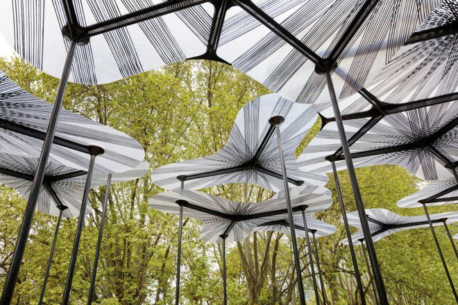 Amanda Levete, MPavilion, Australia, Serpentine, temporary pavilion, temporary architecture, fiberglass architecture, LED lights, green lighting, kinetic architecture, Melbourne architecture