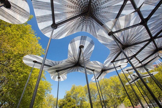 Amanda Levete, MPavilion, Australia, Serpentine, temporary pavilion, temporary architecture, fiberglass architecture, LED lights, green lighting, kinetic architecture, Melbourne architecture