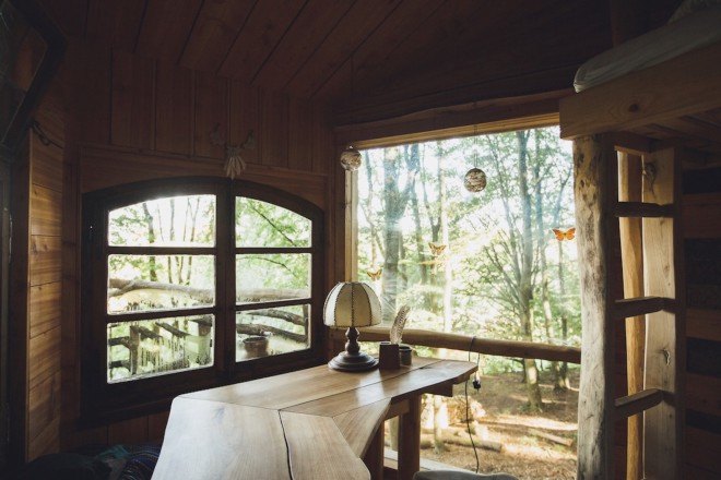 Robin’s Nest treehouse hotel, treehouse, treehouse hotel, Berlepsch Castle, Hesse, Peter Becker, Robin’s Nest Peter Becker, composting toilet, cabin, treehouse cabin,