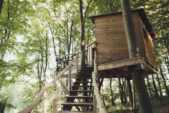 Robin’s Nest treehouse hotel, treehouse, treehouse hotel, Berlepsch Castle, Hesse, Peter Becker, Robin’s Nest Peter Becker, composting toilet, cabin, treehouse cabin,
