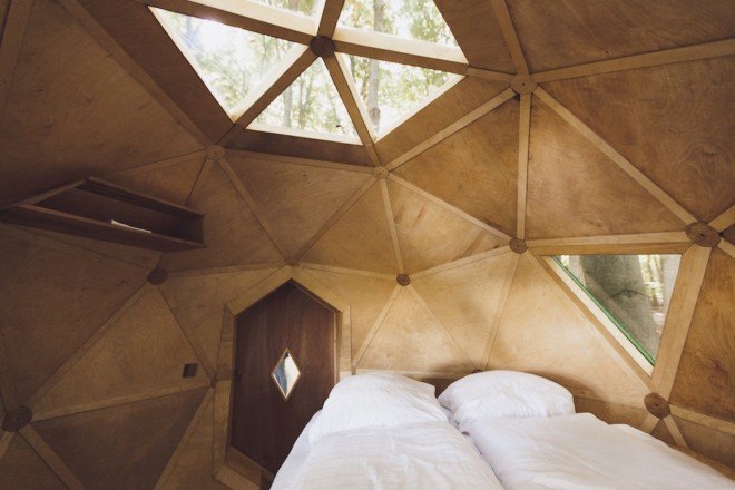 Robin’s Nest treehouse hotel, treehouse, treehouse hotel, Berlepsch Castle, Hesse, Peter Becker, Robin’s Nest Peter Becker, composting toilet, cabin, treehouse cabin,