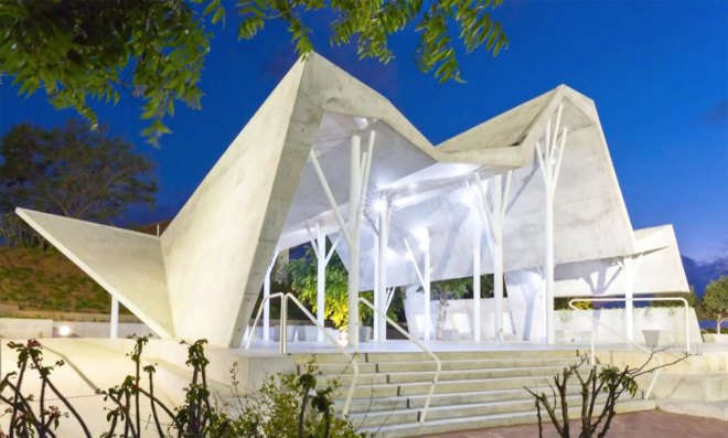 shelter, Israel, meeting space, Ron Shenkin, religious architecture, concrete canopy, cemetery, concrete slap, metal structure, metal pillars, canopy, open-space structure
