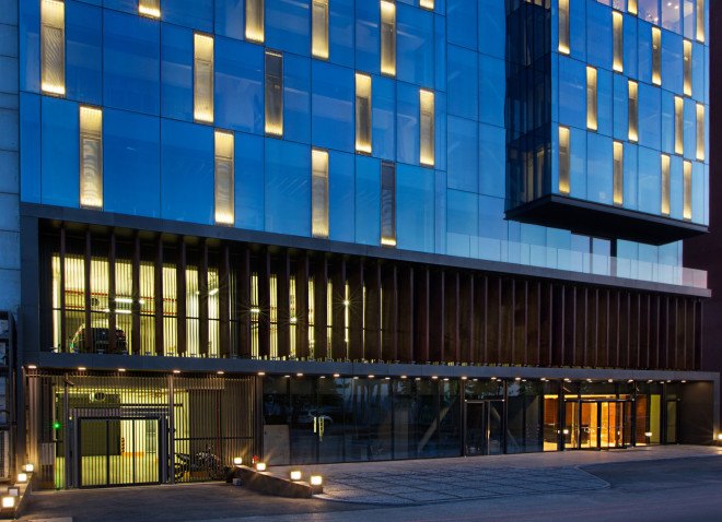 AVCI Architects, SUMMA, office building, green office, green renovation, facade design, green facade, LED lights, open plan layout, Istanbul, Turkey, natural ventilation, aluminium