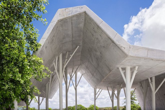 shelter, Israel, meeting space, Ron Shenkin, religious architecture, concrete canopy, cemetery, concrete slap, metal structure, metal pillars, canopy, open-space structure