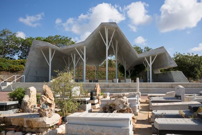 shelter, Israel, meeting space, Ron Shenkin, religious architecture, concrete canopy, cemetery, concrete slap, metal structure, metal pillars, canopy, open-space structure