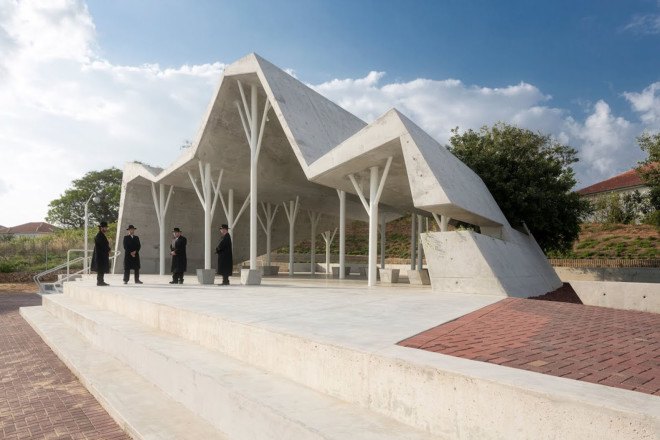 shelter, Israel, meeting space, Ron Shenkin, religious architecture, concrete canopy, cemetery, concrete slap, metal structure, metal pillars, canopy, open-space structure