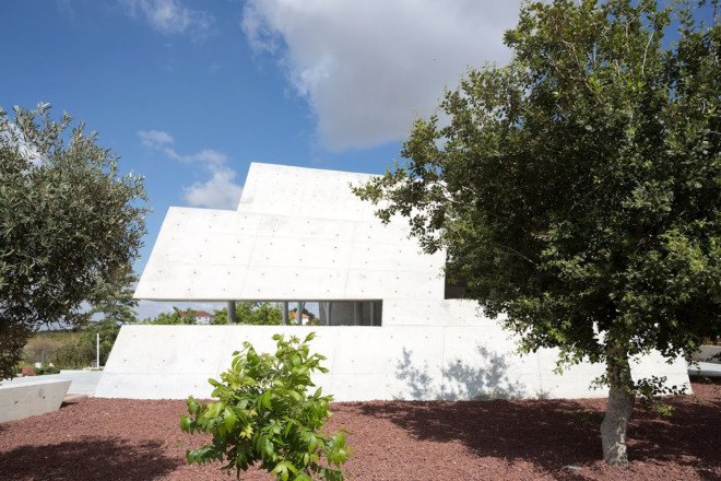 shelter, Israel, meeting space, Ron Shenkin, religious architecture, concrete canopy, cemetery, concrete slap, metal structure, metal pillars, canopy, open-space structure