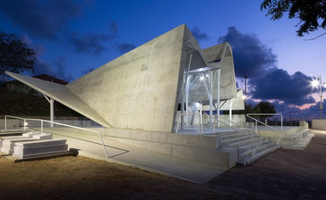 shelter, Israel, meeting space, Ron Shenkin, religious architecture, concrete canopy, cemetery, concrete slap, metal structure, metal pillars, canopy, open-space structure