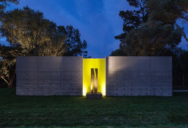Vidalakis Residence, Swatt Miers Architects, swimming pool, natural materials, residential architecture, natural light, wooden frames, natural ventilation, green envelope, double-height spaces, daylit spaces