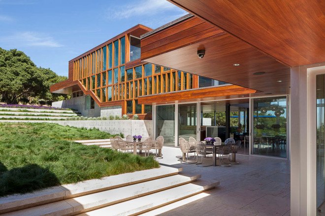 Vidalakis Residence, Swatt Miers Architects, swimming pool, natural materials, residential architecture, natural light, wooden frames, natural ventilation, green envelope, double-height spaces, daylit spaces
