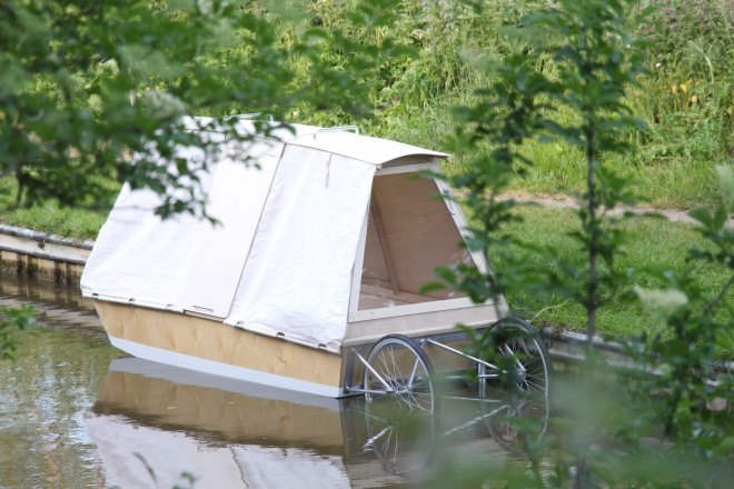 Water Bed, London Design Festival, London Design Week, Water Bed by Daniel Durnin, mobile architecture, SustainRCA 2015, SustainRCA, Royal College of Arts, mobile shelter, mobile design,