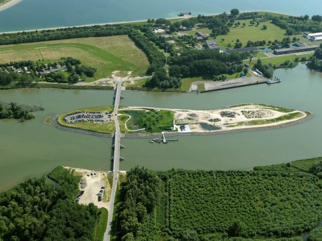 Biesbosch, Studio Marco Vermeulen, Biesbosch Museum, Biesbosch Museum by Studio Marco Vermeulen, Noordwaard, museum design, green roof, renovation, Werkendam, pyramid architecture