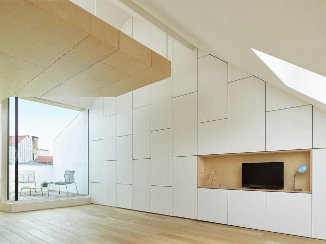 Edouard Brunet, François Martens, Maison De Tière, green renovation, Brussels, mezzanine, cantilever, apartment renovation, birch wood, small spaces, natural light