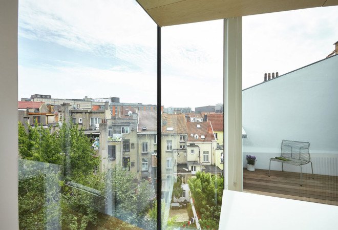 Edouard Brunet, François Martens, Maison De Tière, green renovation, Brussels, mezzanine, cantilever, apartment renovation, birch wood, small spaces, natural light