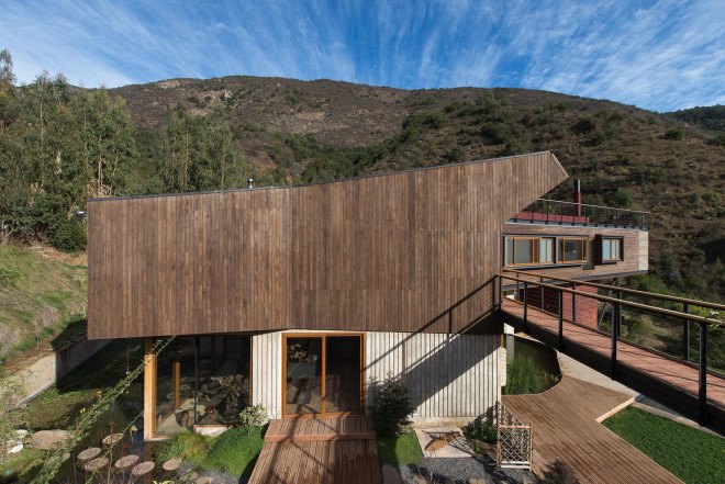 sustainable architecture, sustainable homes, sustainable building, Chile architecture, Chile residential homes, Chile nature reserve, Santiago summer homes, holiday homes, evaporative cooling, passive cooling, natural cooling, natural ventilation, landscape restoration, green homes