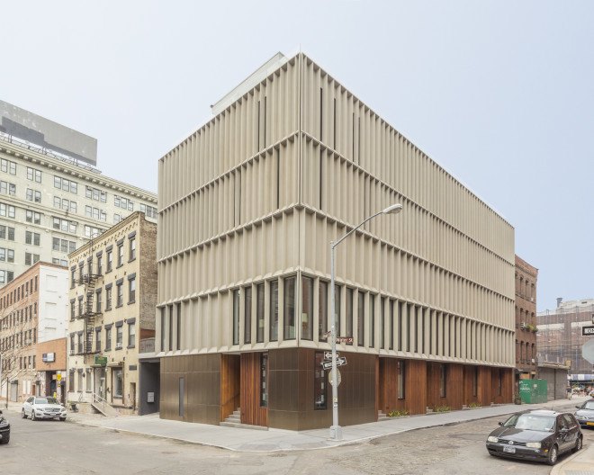 DUMBO Townhouses, DUMBO Townhouses by Alloy, Alloy, Alloy development, DUMBO, DUMBO historic district, floor to ceiling windows, solar shading, townhouses,