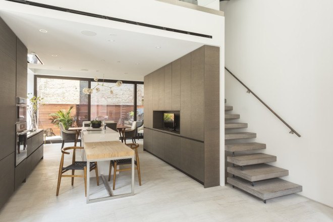 DUMBO Townhouses, DUMBO Townhouses by Alloy, Alloy, Alloy development, DUMBO, DUMBO historic district, floor to ceiling windows, solar shading, townhouses,