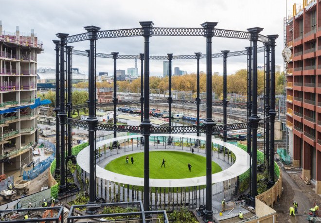 gas works, adaptive reuse, Gasholder Park, Gasholder Park by Bell Phillips Architects, Siamese Triplet gasholders, mixed use development, Hari Phillips, Bell Phillips Architects, King’s Cross, London, park, Dan Pearson Studio