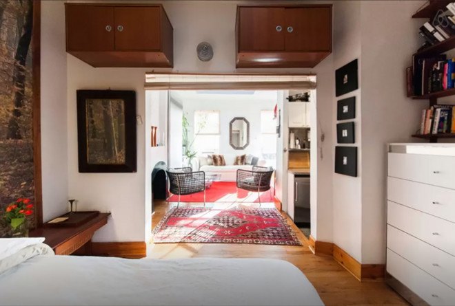 airbnb, andrea mitchell digital, andrea mitchell, greenwich village apartment, nyc studio apartment, tiny apartment, tiny apartment tips, small living, how to decorate small apartment, green design, eco design, sustainable design