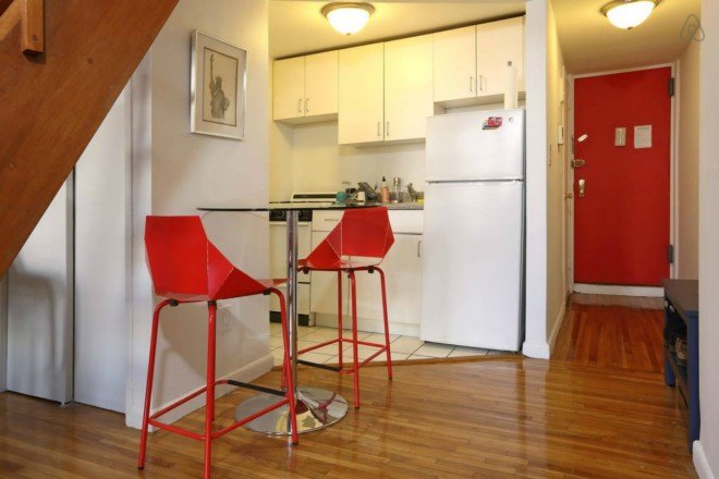 Airbnb nyc, airbnb greenwich village, greenwich village tiny apartment, tiny homes nyc, rentals nyc, architecture nyc, greenwich village apartments, tiny spaces nyc, small apartments nyc, green design, minimalist design nyc