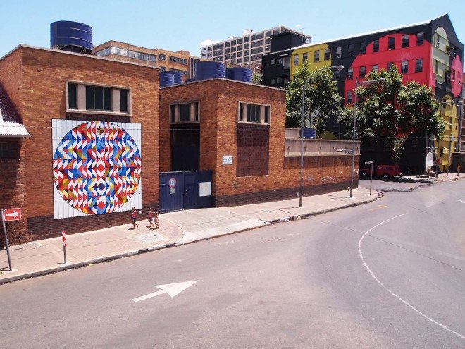 r1, reader submitted content, Hidden Trophy by r1, Hidden Trophy, blue wildebeest, Johannesburg, Johannesburg artwork, street art, blue wildebeest, New Doornfontein,