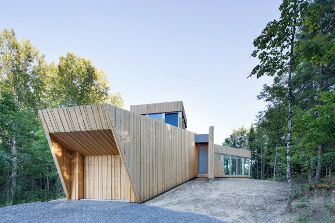 green roof, Paul Bernier, Lac Grenier, House on Lac Grenier, House on Lac Grenier by Paul Bernier, Montreal, timber house, cedar, cedar clad architecture, cedar clad house, timber architecture, cantilever, hickory units, daylight, natural lighting, patina,