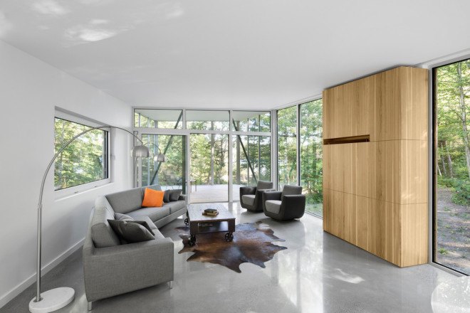 green roof, Paul Bernier, Lac Grenier, House on Lac Grenier, House on Lac Grenier by Paul Bernier, Montreal, timber house, cedar, cedar clad architecture, cedar clad house, timber architecture, cantilever, hickory units, daylight, natural lighting, patina,