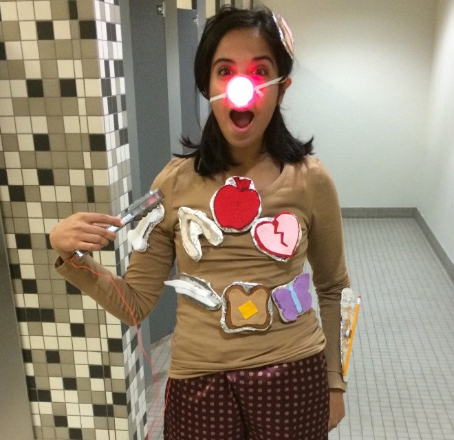 DIY halloween costume, DIY costume, halloween costume, halloween costume ideas, do it yourself costume, recycled costume, Halloween