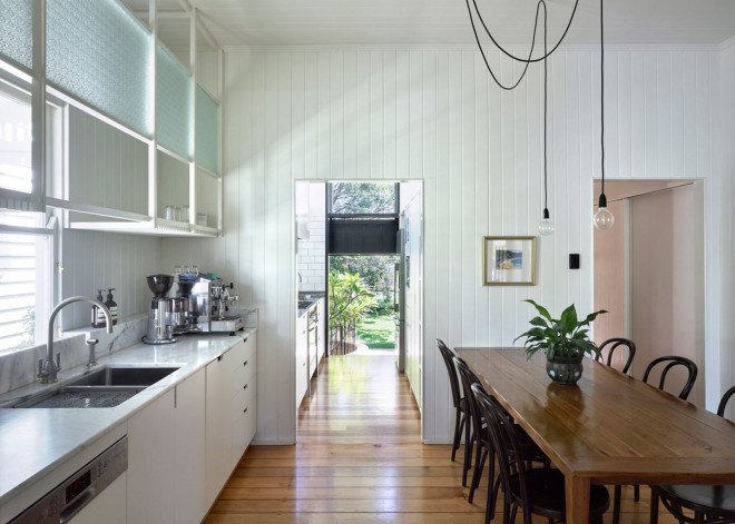 Queensland, Queenslander bungalow, Australia, Vokes and Peters, green renovation, heritage buildings, wooden facade, timber, green extension, timber architecture