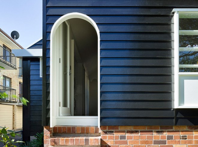 Queensland, Queenslander bungalow, Australia, Vokes and Peters, green renovation, heritage buildings, wooden facade, timber, green extension, timber architecture