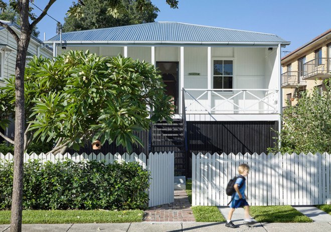 Queensland, Queenslander bungalow, Australia, Vokes and Peters, green renovation, heritage buildings, wooden facade, timber, green extension, timber architecture