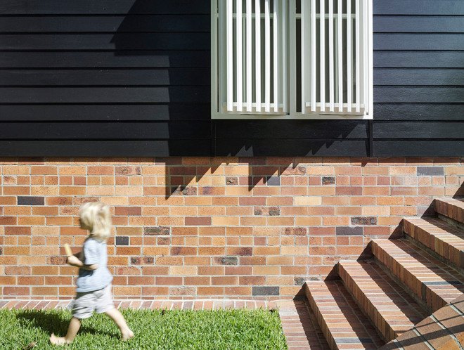 Queensland, Queenslander bungalow, Australia, Vokes and Peters, green renovation, heritage buildings, wooden facade, timber, green extension, timber architecture